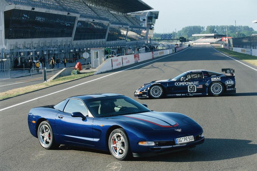  Chevrolet Corvette 2000 года  (фото 14 из 22)